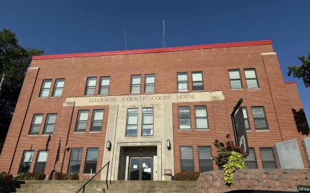 Courthouse scandal: Shannon County detective faces felony charges for sexual misconduct, forgery