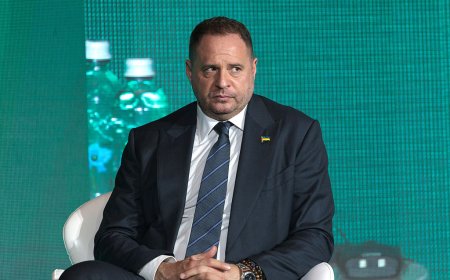 Key Ukrainian Hawk Yermak Resigns Amid Anti-Corruption Furor