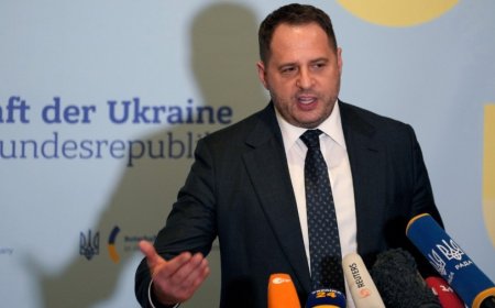 Top Zelensky aide resigns amid corruption probe as Ukraine peace talks progress
