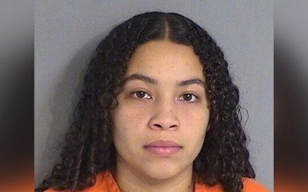 Police: Florida Gym Teacher Sent Obscene Photos to 13-Year-Old Student