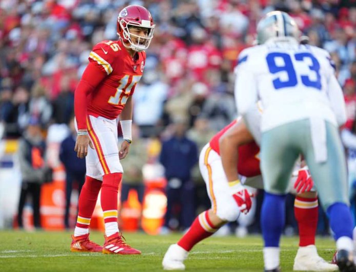 Chiefs visit Cowboys on Thanksgiving with playoff stakes on the line