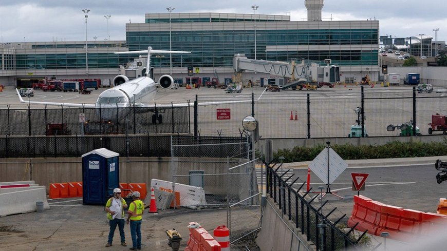 'All clear' at Reagan National Airport following unfounded bomb threat, Duffy says