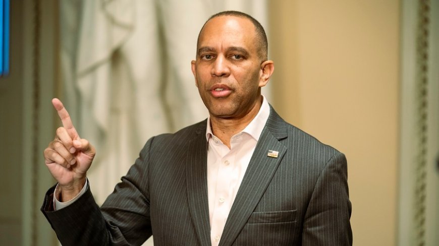 Watch live: Jeffries gives remarks on Day 37 of shutdown