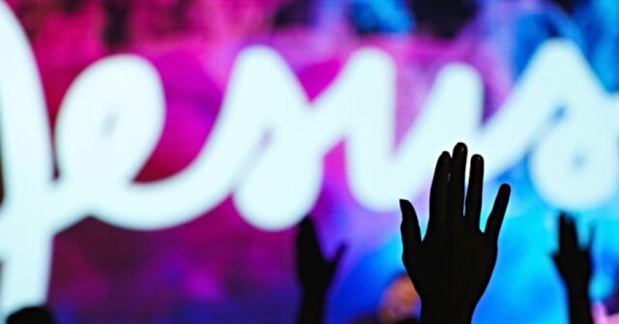 VIDEO -- 'Freedom Found in Jesus': Thousands Turn to God at University of Cincinnati Revival