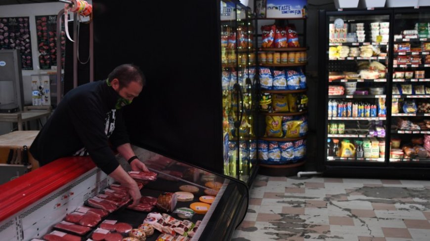 Consumer sentiment plunged in November to near-record lows