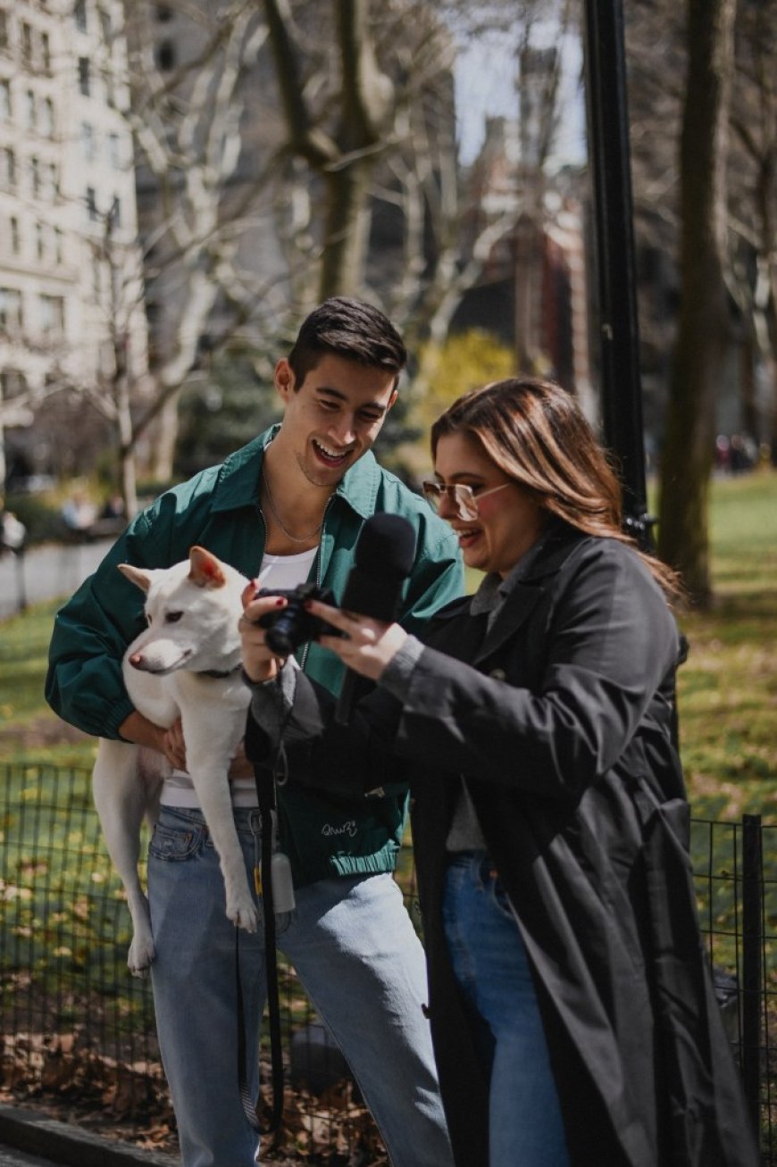 NYC women ditch dating apps for ‘Where Hot Guys Eat IRL’ show — and eligible Apple bachelors are thrilled: ‘Oh my God, I got so many DMs’