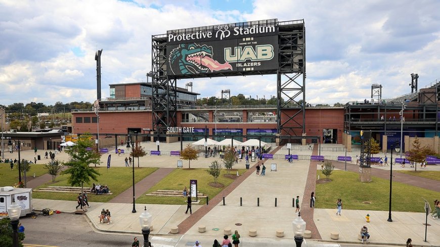 UAB football player allegedly stabs 2 teammates hours before scheduled game against South Florida
