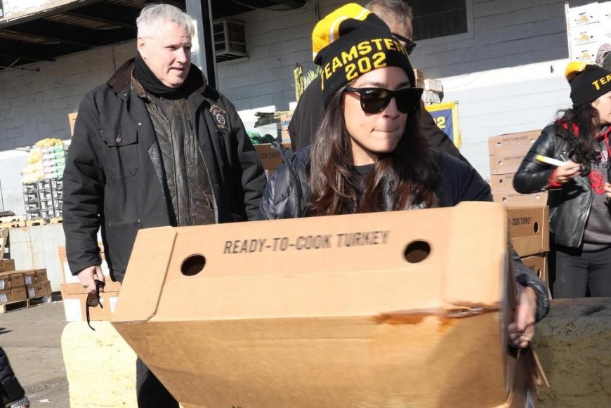 AOC email seeks donations for turkey giveaway — but money goes straight to her campaign coffers