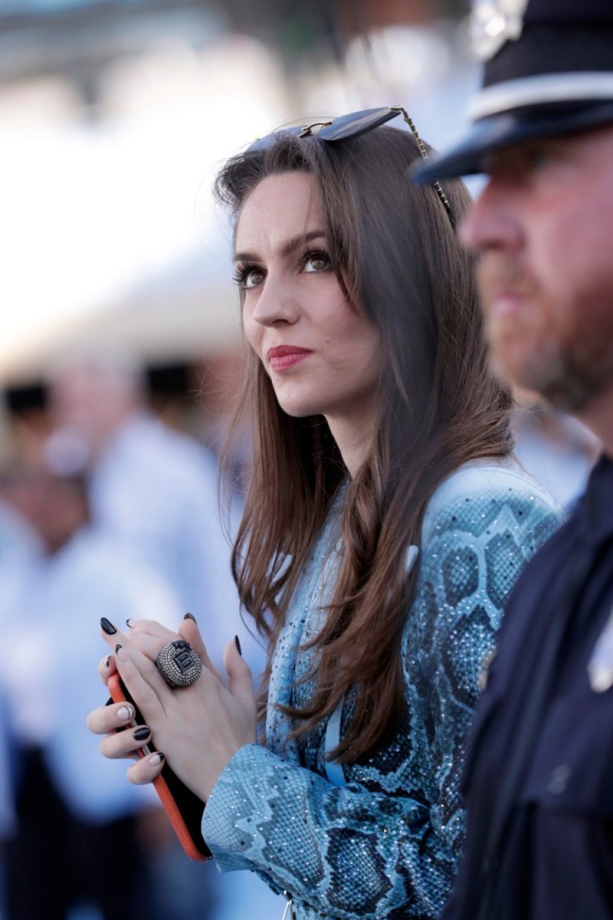 Jordon Hudson takes in UNC warmups from sideline before Bill Belichick’s squad loses to Duke