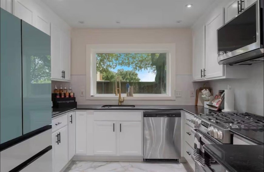 JUST LISTED: Fully Furnished Executive Home For Rent in Dallas, TX at 9003 Villa Park Circle