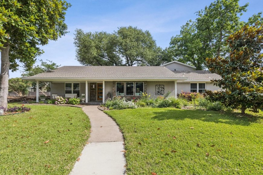 In Sparkman Club Estates, It’s the Amenities and Square Footage for Us