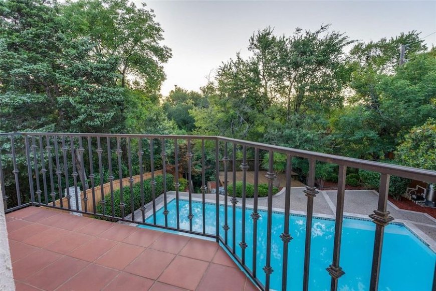 This Updated Creekside Charmer in Lake Highlands Is Giving Austin Vibes