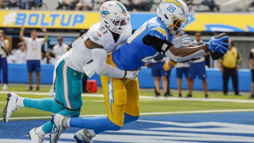 Chargers Shock Dolphins in Miami with Last-Second Field Goal Win