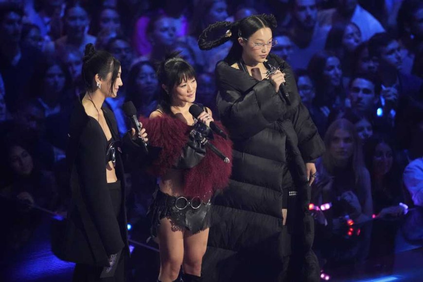 'K-Pop and Beyond': Students study art and business of popular music genre