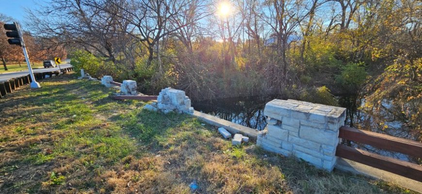 Two rescued after car found upside-down in Brush Creek in Kansas City