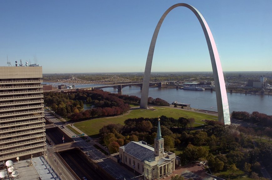 Missouri sports betting launches in one week: Here’s how to sign up today