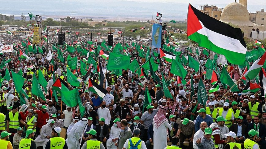 Trump signs executive order targeting certain Muslim Brotherhood chapters as terrorist groups