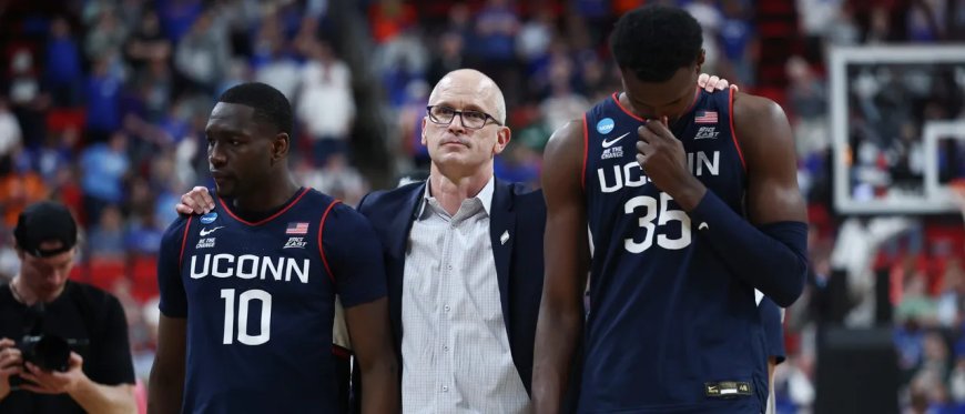 UConn’s Dan Hurley Refuses To Let His Huskies Eat ‘F*cking’ Thanksgiving Turkey — And For Good Reason