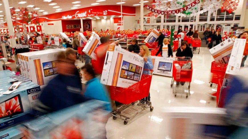 Holiday spending expected to reach record highs this year