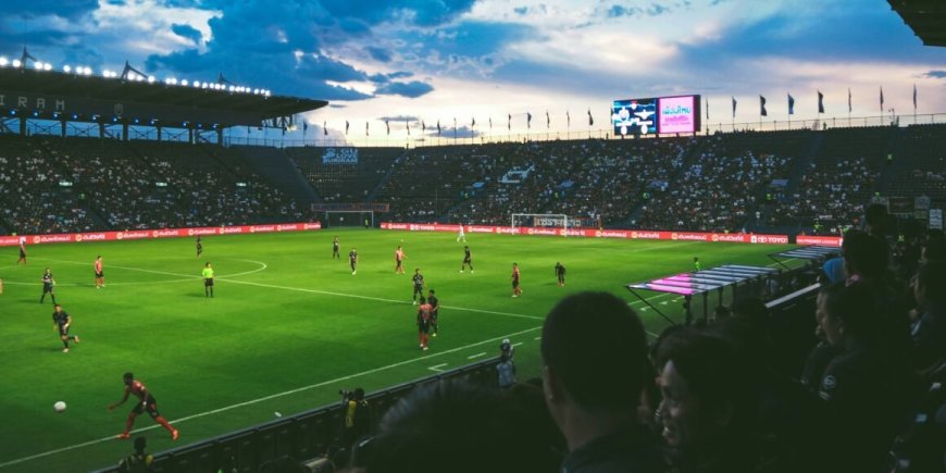 Ajax’s Struggles Continue as Benfica Claims a Needed Win