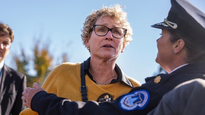 Veterans flood Democrat’s office with supportive calls as backlash grows over ‘illegal orders’ video