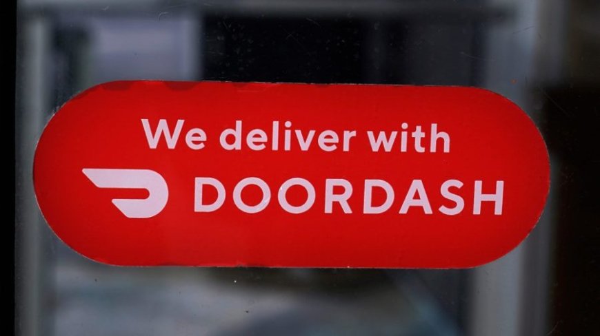 Florida officers deliver DoorDash order after driver found asleep at wheel, charged with DUI