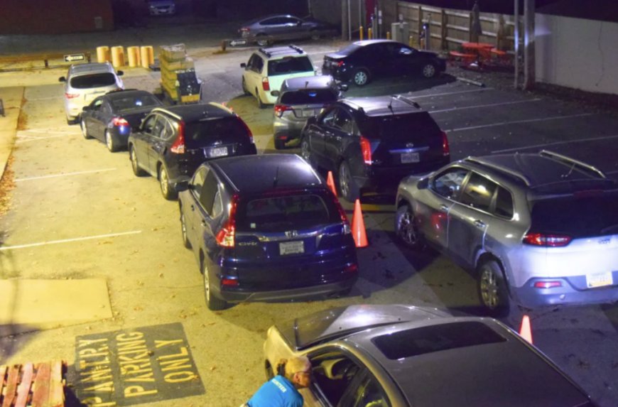 ‘We can’t keep food on the shelf’: KC food pantries struggle to keep up ahead of holidays