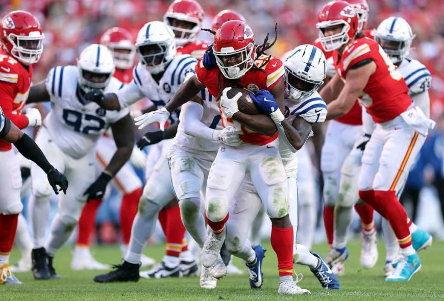 Chiefs' Kareem Hunt named AFC Offensive Player of the Week