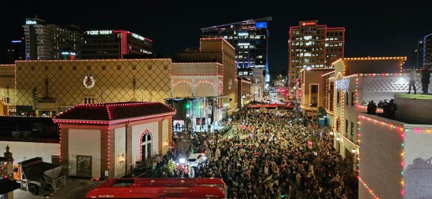 Kansas City's Plaza lights shine bright for 96th annual event