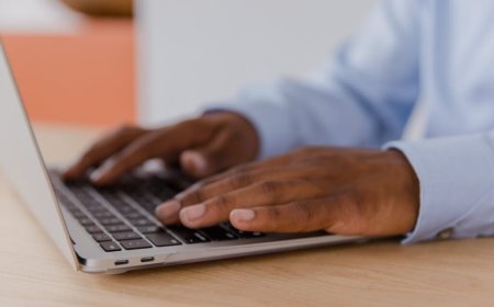 Gen Z College Student’s Tech Startup Projected To Earn Over $1M In 2025