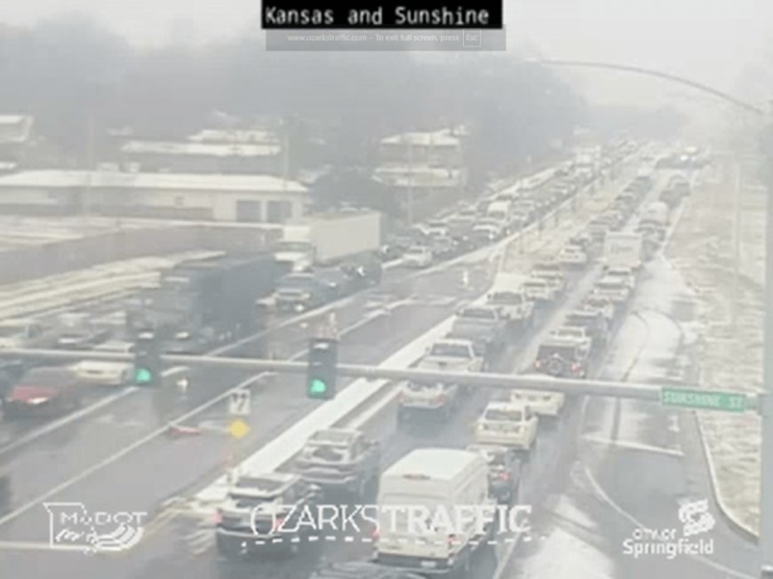 Snow wreaks havoc on Springfield metro traffic